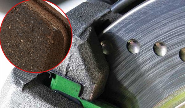 Brake pad groove