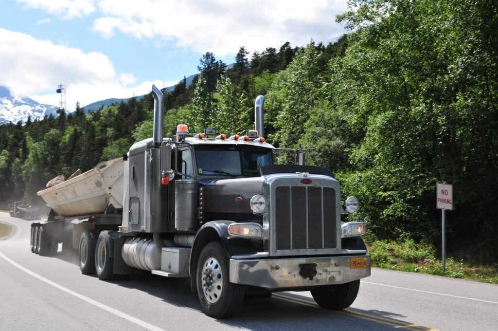 Truck vs bus braking conditions comparison showing load and usage differences